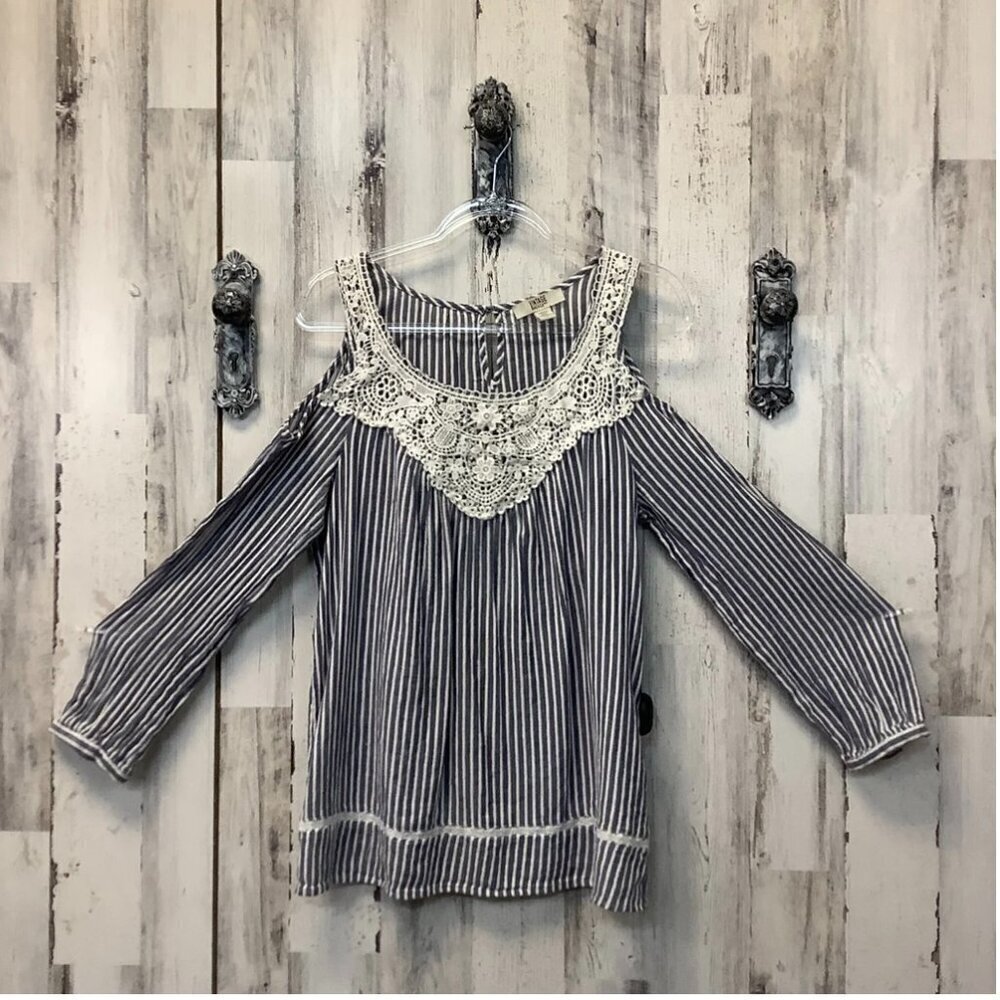 Vintage America Blues Cold Shoulder Crochet Lace Blouse Top Blue Stripes Size M